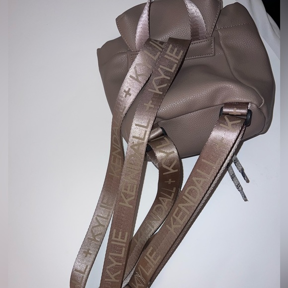 mini back pack - Picture 3 of 4